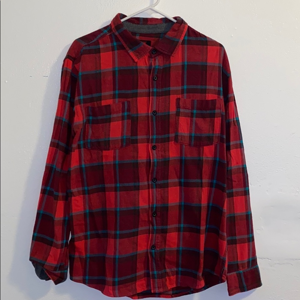 Quick Silver plaid button down shirt 🔥